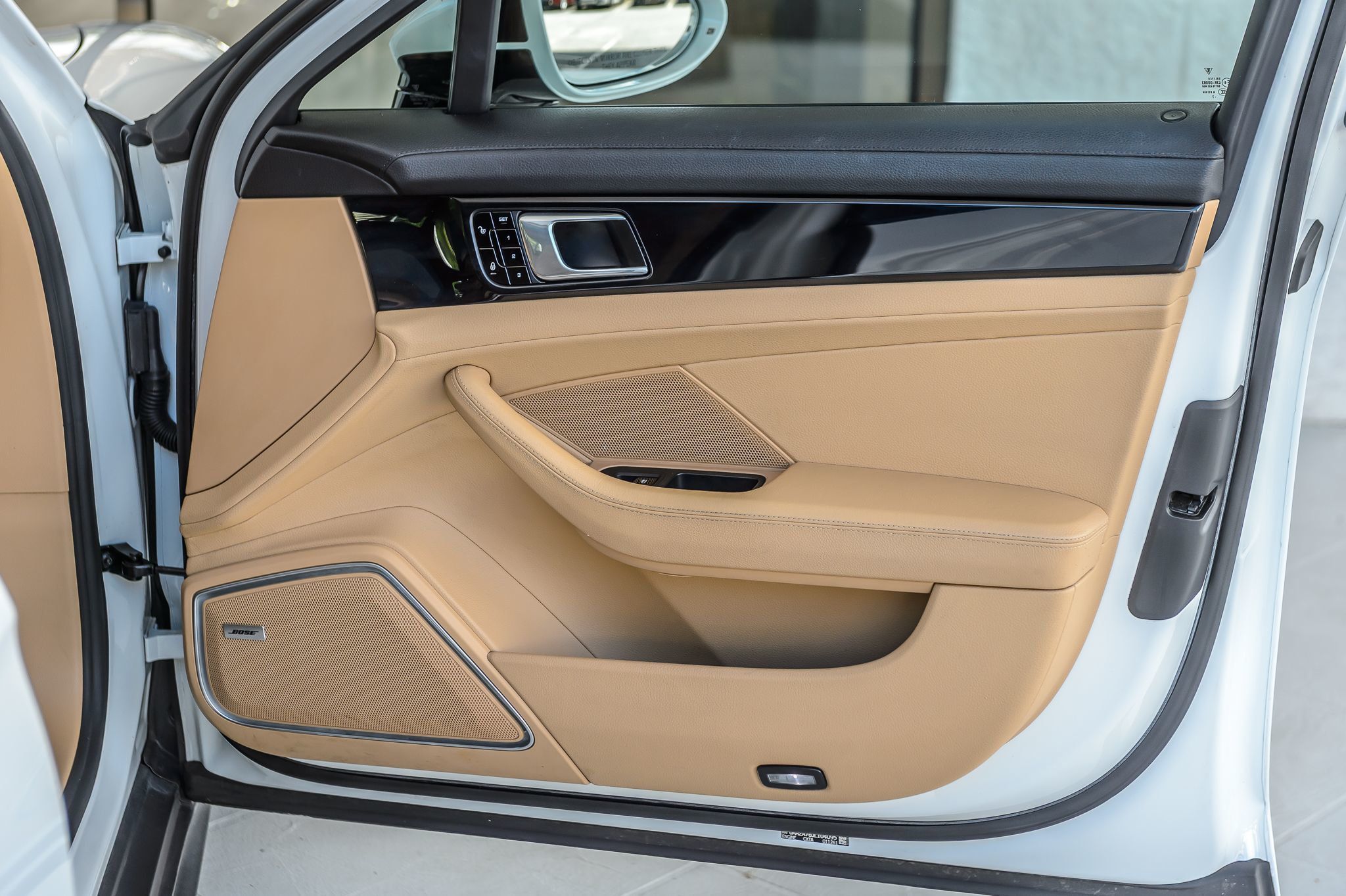 2018 Porsche Panamera Base 4 photo 52