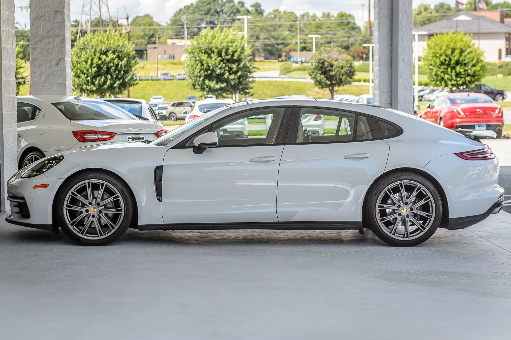 2018 Porsche Panamera Base 4 photo 54