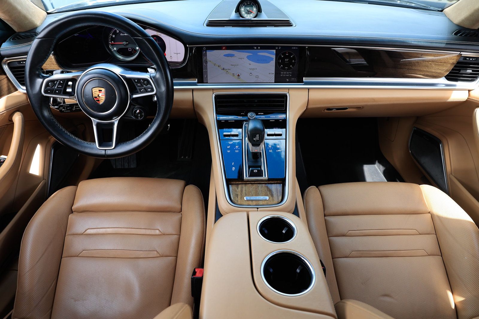 2018 Porsche Panamera Turbo photo 2