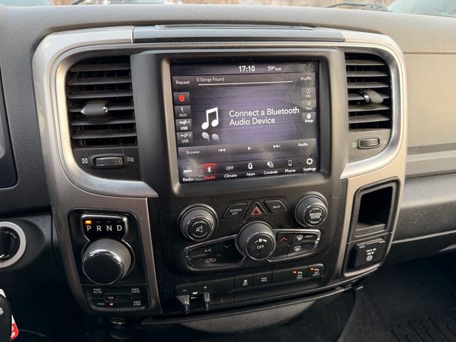 2018 Ram 1500 Big Horn 4x4 Crew Cab 5'7" Box - 22985706 - 29