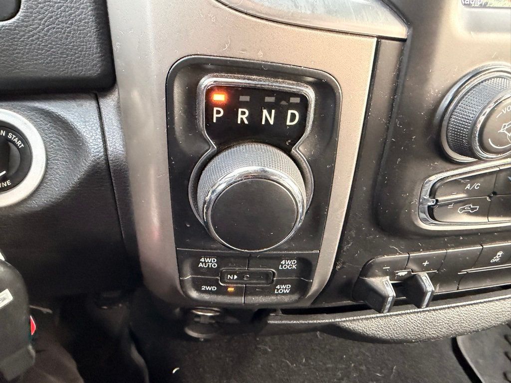 2018 Ram 1500 Big Horn 4x4 Crew Cab 5'7" Box - 22985706 - 30