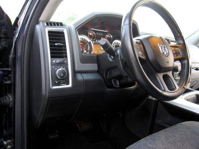 2018 Ram 1500 Big Horn 4x4 Crew Cab 5'7" Box - 23015084 - 18