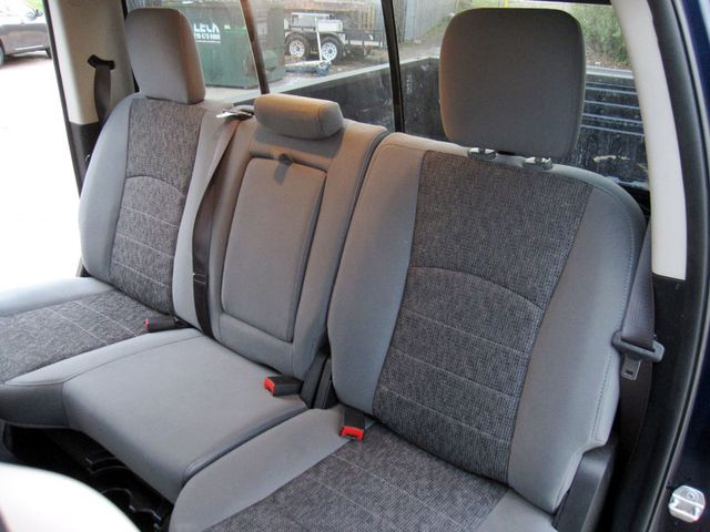 2018 Ram 1500 Big Horn 4x4 Crew Cab 5'7" Box - 23015084 - 29