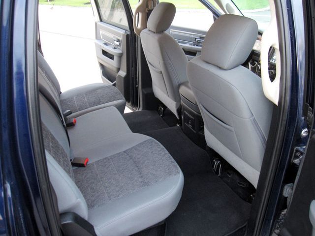 2018 Ram 1500 Big Horn 4x4 Crew Cab 5'7" Box - 23015084 - 30