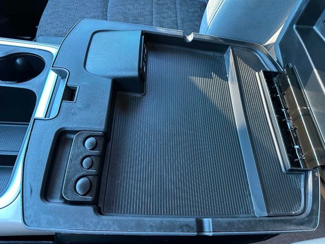 2018 Ram 1500 Big Horn 4x4 Crew Cab 5'7" Box - 22950704 - 50