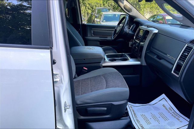 2018 Ram 1500 Big Horn 4x4 Crew Cab 5'7" Box - 23070854 - 11