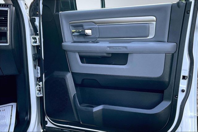 2018 Ram 1500 Big Horn 4x4 Crew Cab 5'7" Box - 23070854 - 15