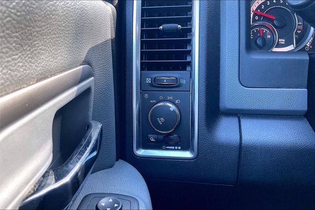 2018 Ram 1500 Big Horn 4x4 Crew Cab 5'7" Box - 23070854 - 27