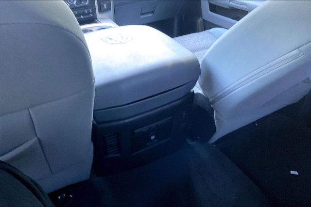 2018 Ram 1500 Big Horn 4x4 Crew Cab 5'7" Box - 23070854 - 32