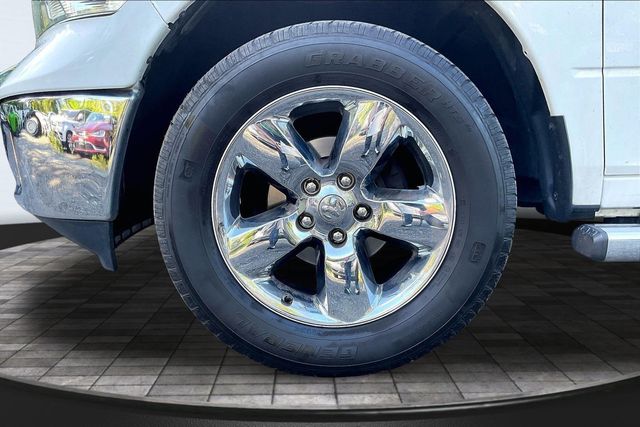 2018 Ram 1500 Big Horn 4x4 Crew Cab 5'7" Box - 23070854 - 34