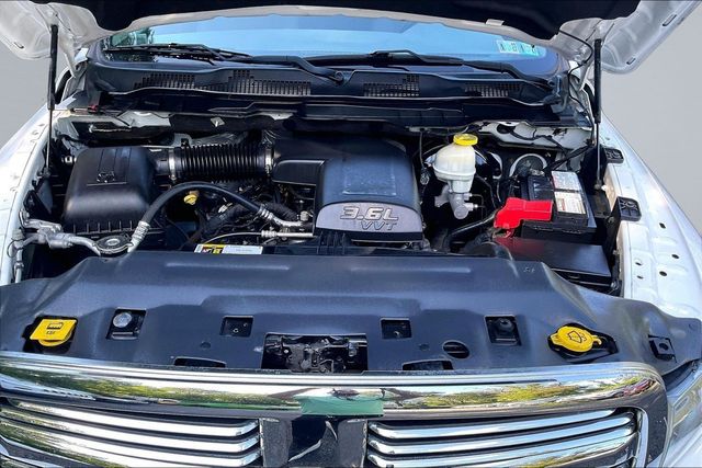 2018 Ram 1500 Big Horn 4x4 Crew Cab 5'7" Box - 23070854 - 35