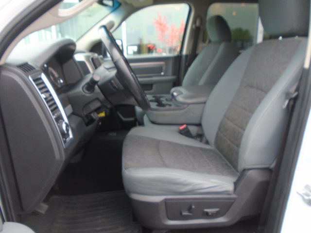 2018 Ram 1500 Big Horn 4x4 Crew Cab 5'7" Box - 22951449 - 12