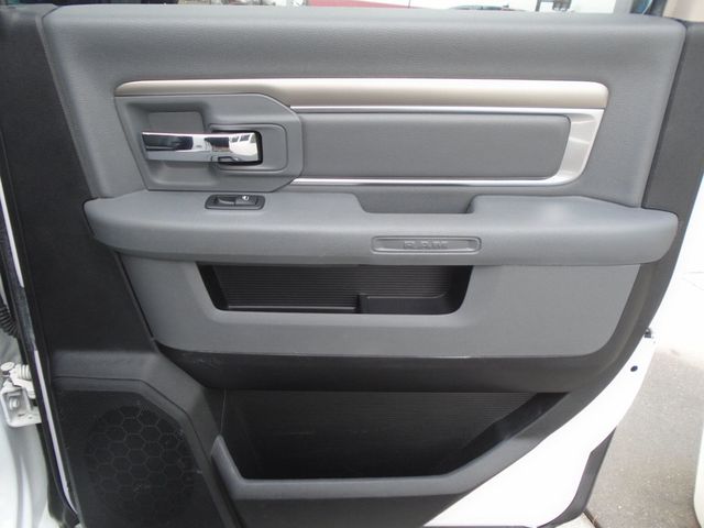 2018 Ram 1500 Big Horn 4x4 Crew Cab 5'7" Box - 22951449 - 30