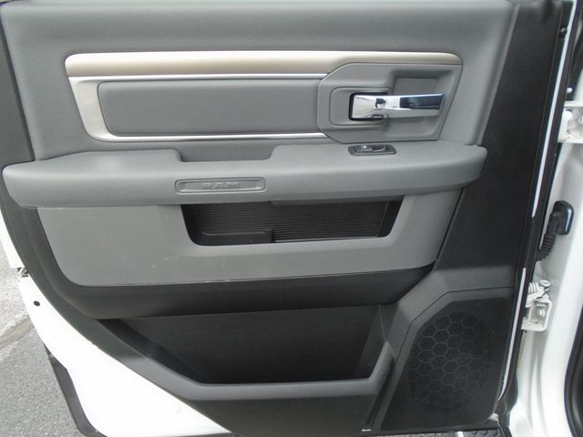 2018 Ram 1500 Big Horn 4x4 Crew Cab 5'7" Box - 22951449 - 32