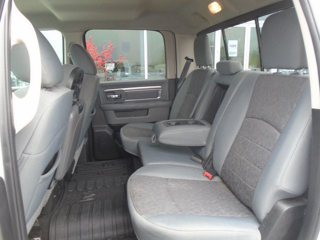 2018 Ram 1500 Big Horn 4x4 Crew Cab 5'7" Box - 22951449 - 33