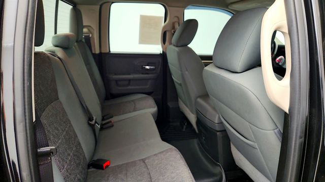 2018 Ram 1500 Big Horn 4x4 Crew Cab 5'7" Box - 23043057 - 21
