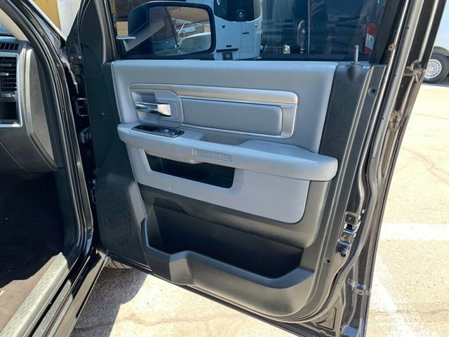 2018 Ram 1500 Big Horn 4x4 Crew Cab 5'7" Box HEMI V8 - 23033482 - 23