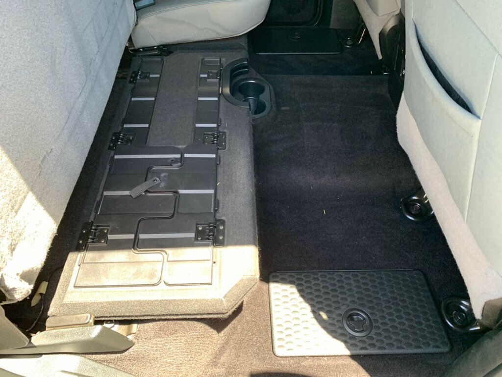 2018 Ram 1500 Big Horn 4x4 Crew Cab 5'7" Box HEMI V8 - 23033482 - 3