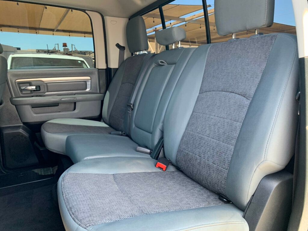 2018 Ram 1500 Big Horn 4x4 Crew Cab 5'7" Box HEMI V8 - 23033482 - 42