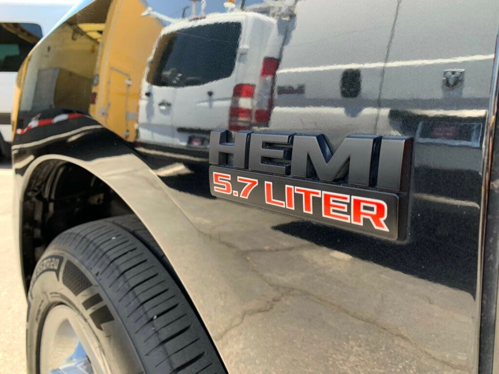 2018 Ram 1500 Big Horn 4x4 Crew Cab 5'7" Box HEMI V8 - 23033482 - 56
