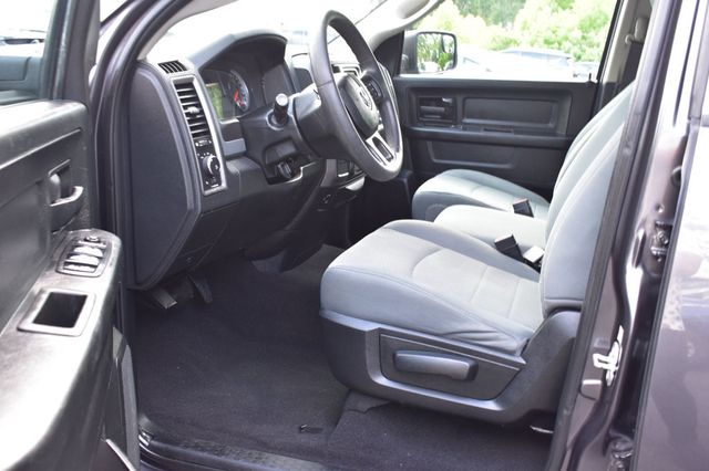 2018 Ram 1500 Express 4x2 Quad Cab 6'4" Box - 22885254 - 14