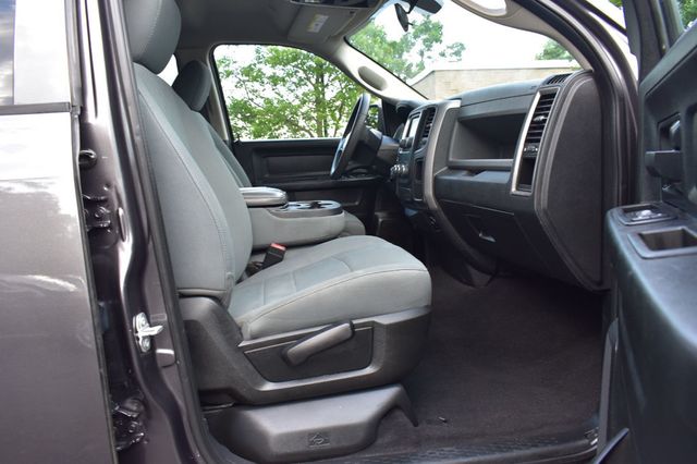 2018 Ram 1500 Express 4x2 Quad Cab 6'4" Box - 22885254 - 15