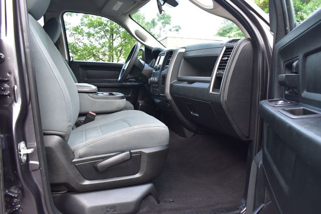 2018 Ram 1500 Express 4x2 Quad Cab 6'4" Box - 22885254 - 17