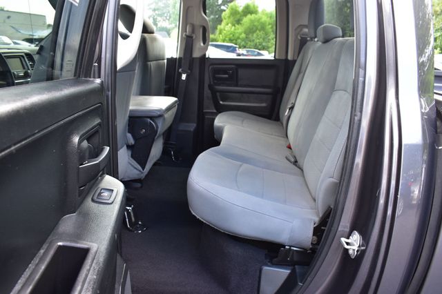 2018 Ram 1500 Express 4x2 Quad Cab 6'4" Box - 22885254 - 18