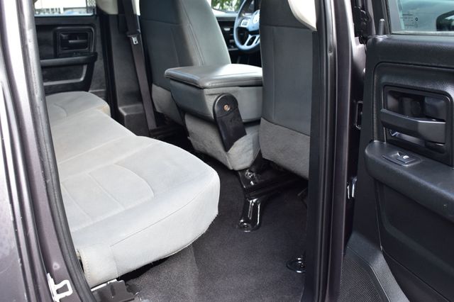 2018 Ram 1500 Express 4x2 Quad Cab 6'4" Box - 22885254 - 22