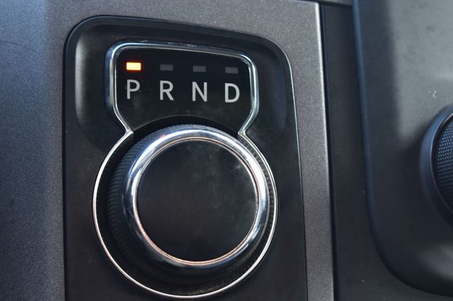 2018 Ram 1500 Express 4x2 Quad Cab 6'4" Box - 22885254 - 26