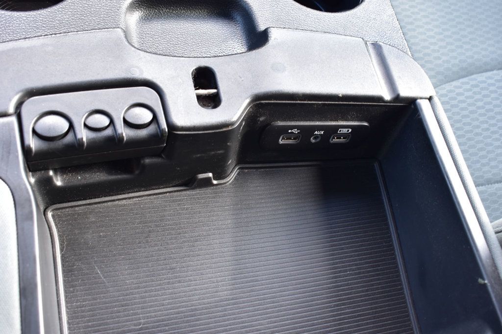 2018 Ram 1500 Express 4x2 Quad Cab 6'4" Box - 22885254 - 38