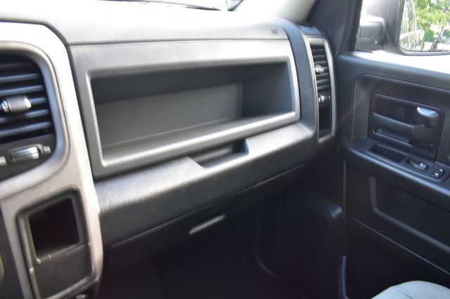 2018 Ram 1500 Express 4x2 Quad Cab 6'4" Box - 22885254 - 39