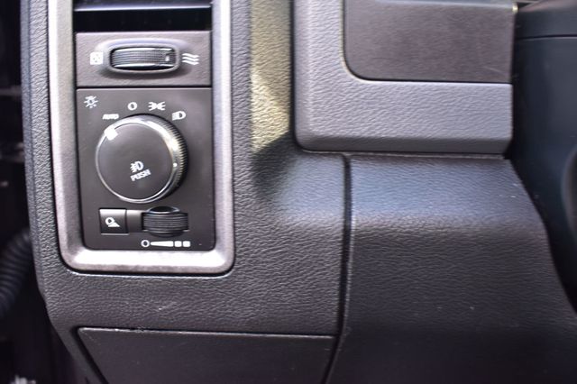 2018 Ram 1500 Express 4x2 Quad Cab 6'4" Box - 22885254 - 40