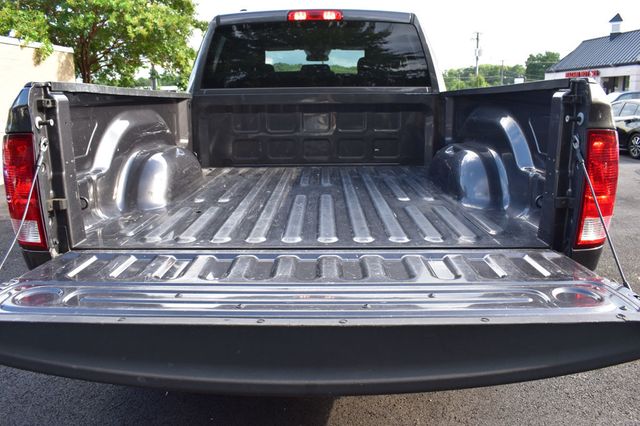 2018 Ram 1500 Express 4x2 Quad Cab 6'4" Box - 22885254 - 43