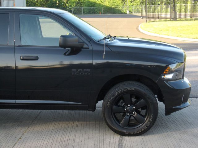 2018 Ram 1500 Express 4x4 Quad Cab 6'4" Box - 23038221 - 9