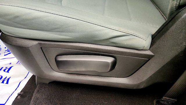 2018 Ram 1500 Express 4x4 Quad Cab 6'4" Box - 23019536 - 10