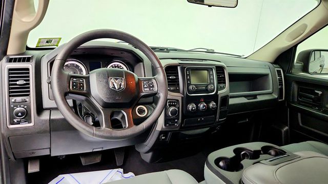 2018 Ram 1500 Express 4x4 Quad Cab 6'4'' Box w/ Black Express Group & V8 HEMI - 23019536 - 11