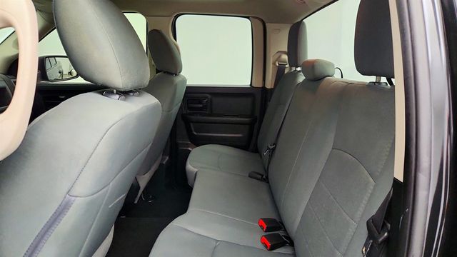 2018 Ram 1500 Express 4x4 Quad Cab 6'4'' Box w/ Black Express Group & V8 HEMI - 23019536 - 18