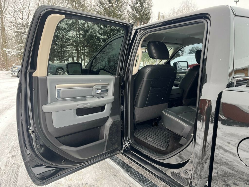 2018 Ram 1500 HEATED  LEATHER & MUCH MORE - 22280120 - 32