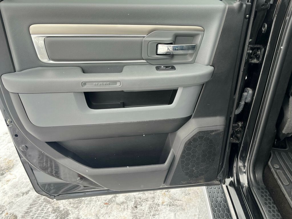 2018 Ram 1500 HEATED  LEATHER & MUCH MORE - 22280120 - 33