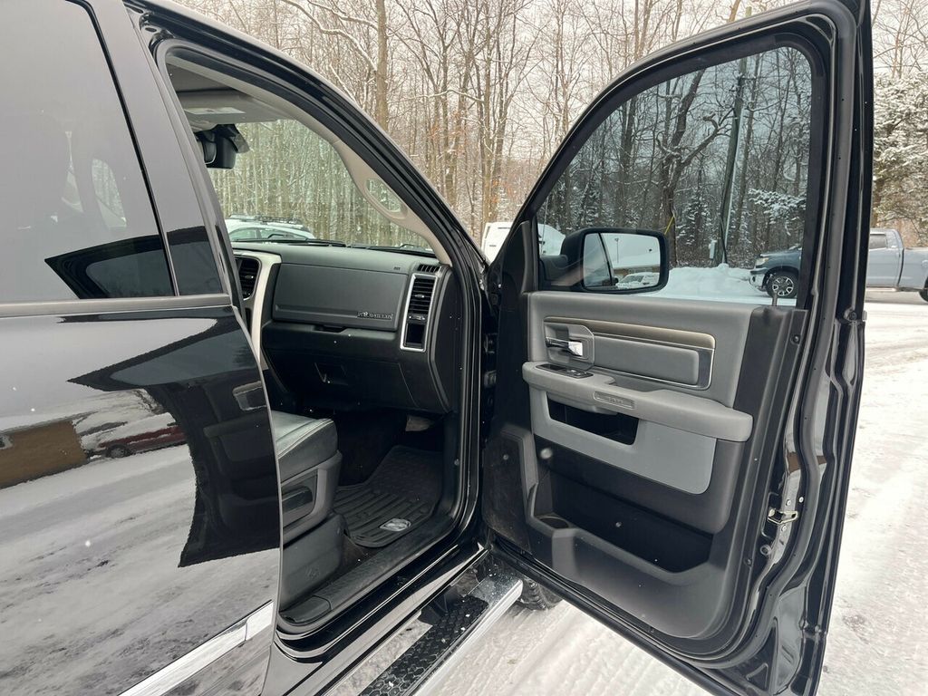 2018 Ram 1500 HEATED  LEATHER & MUCH MORE - 22280120 - 45