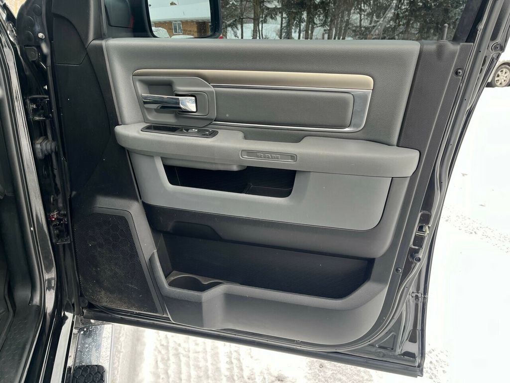2018 Ram 1500 HEATED  LEATHER & MUCH MORE - 22280120 - 46