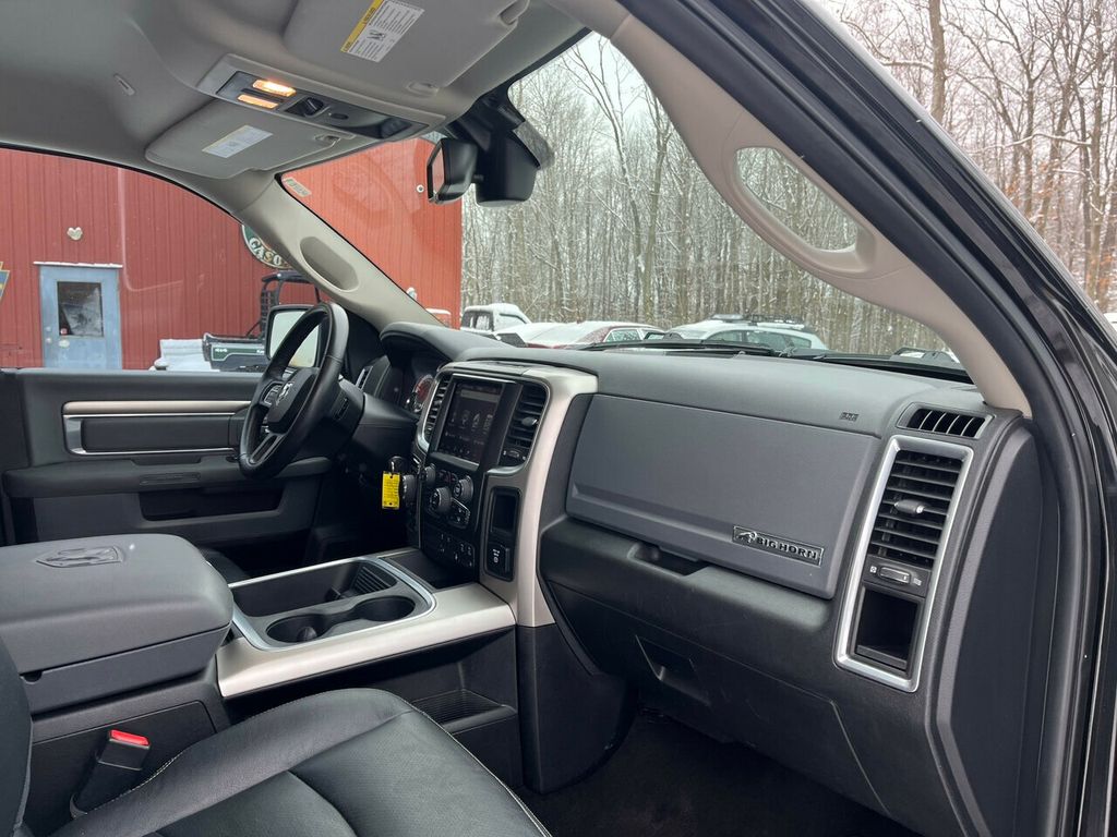 2018 Ram 1500 HEATED  LEATHER & MUCH MORE - 22280120 - 47
