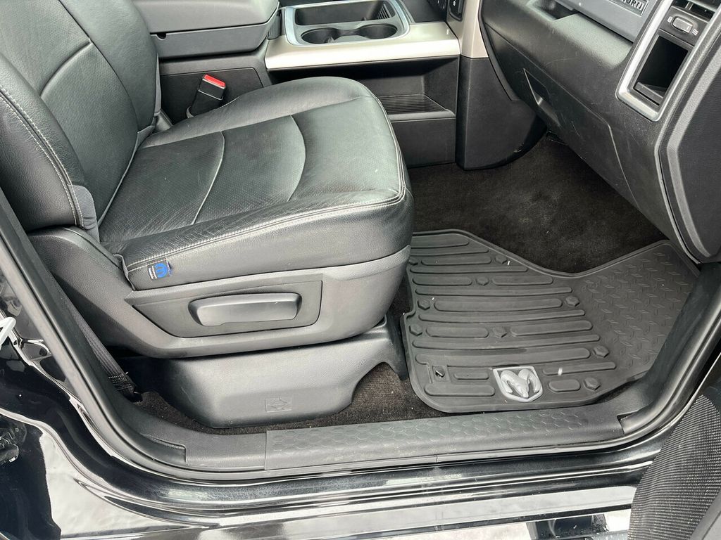 2018 Ram 1500 HEATED  LEATHER & MUCH MORE - 22280120 - 49