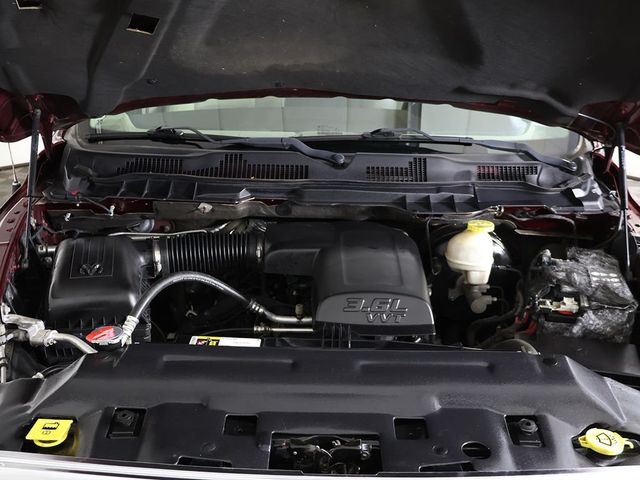 2018 Ram 1500 Lone Star Silver 4x2 Crew Cab 5'7" Box - 23075894 - 16