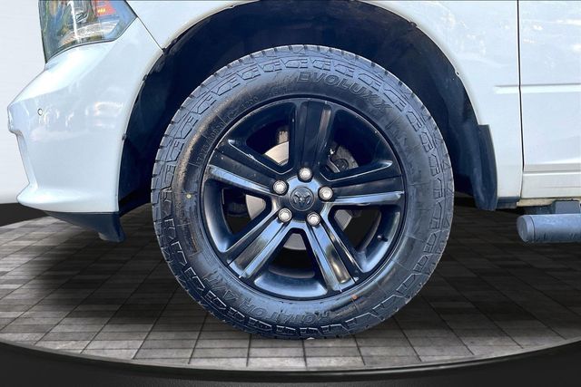 2018 Ram 1500 Night 4x4 Crew Cab 5'7" Box - 23060231 - 33