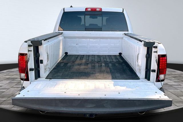 2018 Ram 1500 Night 4x4 Crew Cab 5'7" Box - 23060231 - 35