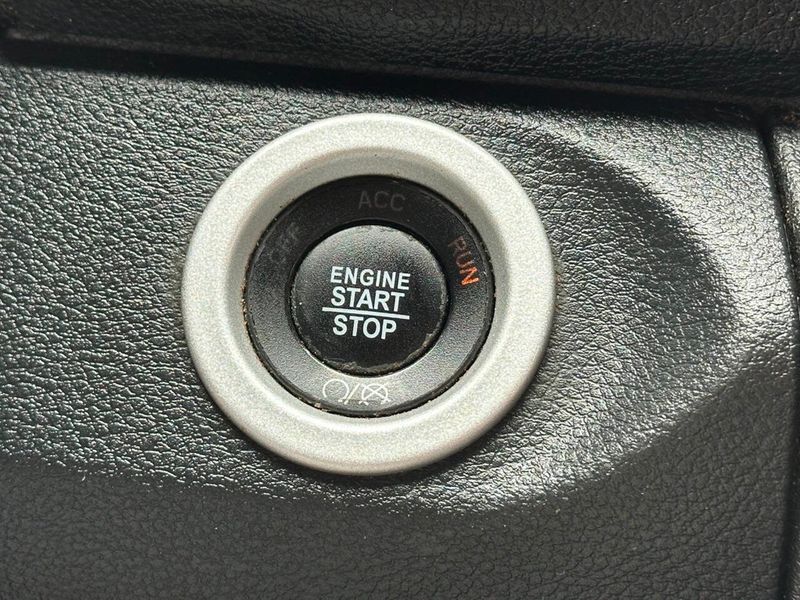 2018 Ram 1500 Rebel 4x4 Crew Cab 5'7" Box - 22888589 - 35