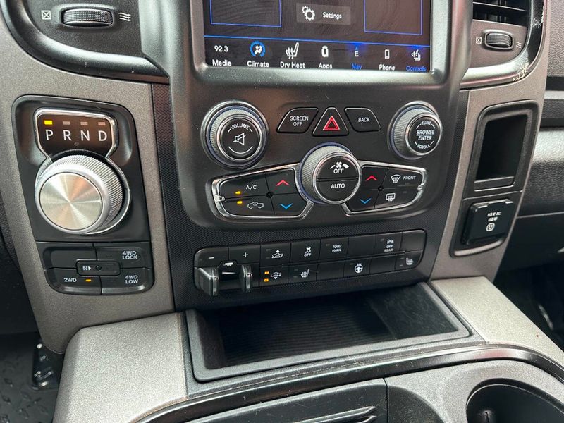 2018 Ram 1500 Rebel 4x4 Crew Cab 5'7" Box - 22888589 - 47