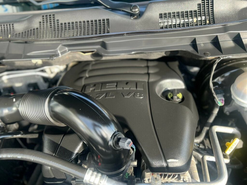 2018 Ram 1500 SLT - 22726486 - 10